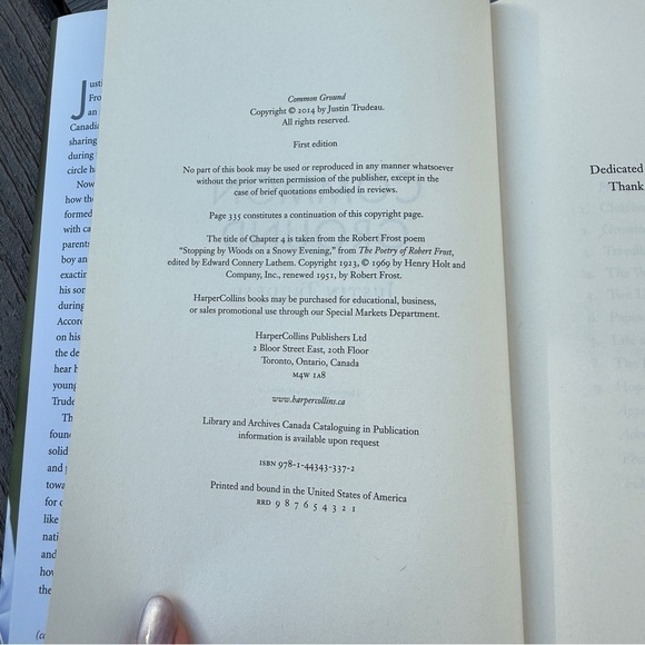 Common Ground by Justin Trudeau - Blue Cover - Picture 7 of 8